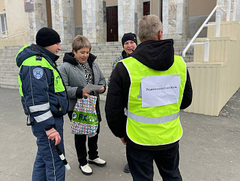 Сотрудники Госавтоинспекции МО МВД России «Базарно -Карабулакский» Саратовской области провели профилактическую акцию «Будь заметным!»