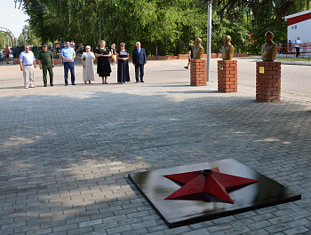 22 ИЮНЯ в Базарном Карабулаке состоялась церемония возложения цветов к памятнику павшим за свободу и независимость нашей Родины в 1941 – 1945 гг.