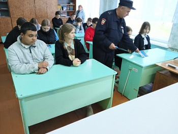 Полицейские провели для школьников акцию «Здоровый образ жизни»