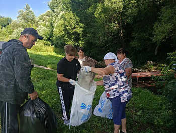 Глава администрации Шняевского муниципального образования Юрий Юртаев организовал очередное мероприятие акции «Вода России»