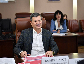 Развитие системы подготовки кадров для органов власти региона обсудили на встрече губернатор Роман Бусаргин и ректор Российской академии народного хозяйства и государственной службы при Президенте РФ Алексей Комиссаров