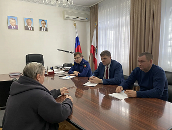 Сегодня временно исполняющий полномочия главы района Андрей Кушнарёв провёл приём участников специальной военной операции и членов их семей