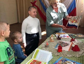 «Флаг России»                                                                                              Познавательная беседа
