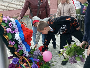 Воспеть мужество народа победителя