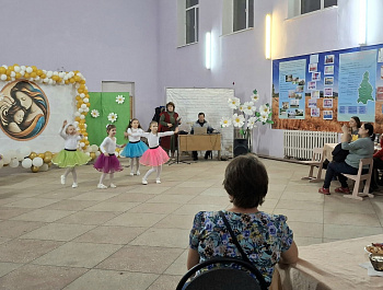 ТЕПЛО СЕРДЕЦ ДЛЯ МИЛЫХ МАМ