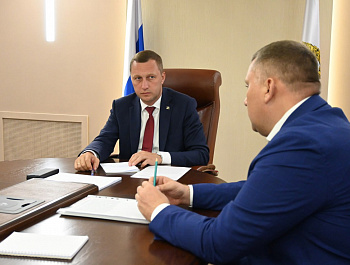 Губернатор Роман Бусаргин встретился с главой Балаковского района Сергеем Грачёвым
