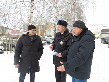 Полицейские вместе с представителем Общественного совета провели профилактическое мероприятие «Стоп, мошенник!»
