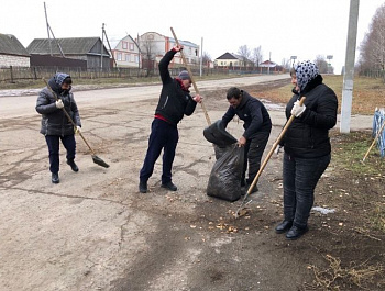 Под руководством главы администрации Яковлевского МО Тугушева Р.Г. на территории села Яковлевка прошли работы по благоустройству