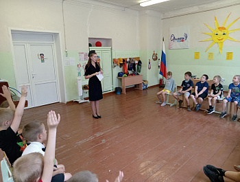В  рамках оперативно-профилактического мероприятия «Защита» сотрудники полиции провели беседы с несовершеннолетними