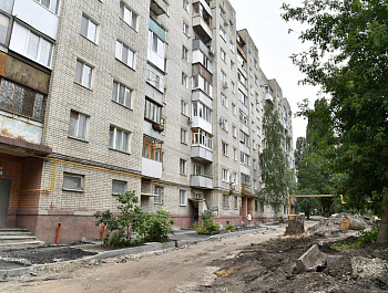Ремонт дворов в Саратове планируют завершить к началу сентября