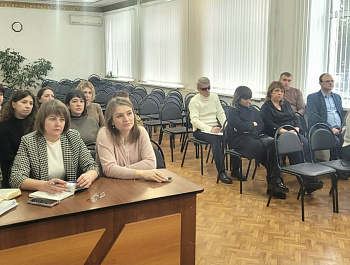 Прокурор Базарно -Карабулакского  района  М.А. Бутенко провёл совещание по вопросам коррупции