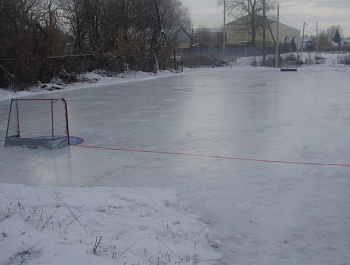 На территории района в зимний период 2020-2021годов работает 6 хоккейных коробок, 19 ледовых площадок.