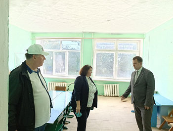 Глава района Артём Курочкин совершил рабочую поездку в село Репьёвка Яковлевского муниципального образования 