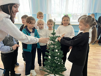 20 ДЕКАБРЯ НОВОГОДНЯЯ ЗЕЛЕНАЯ КРАСАВИЦА ПРАЗДНУЕТ СВОЙ ДЕНЬ РОЖДЕНЬЯ