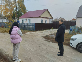  Глава района Артём Курочкин в Базарном Карабулаке посетил микрорайон «Завьяловка»