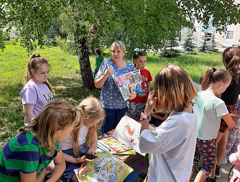 «И девчонки, и мальчишки все на свете любят книжки» Радостные встречи с книгой