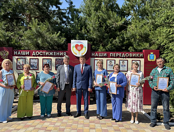 Глава района Андрей Кушнарёв посетил ГАУ СО «Адоевщинский дом‑интернат»