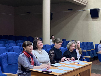 Первый заместитель главы администрации района Ю.В. Евдокимова оценила выступления в рамках смотра «Голос Победы» 