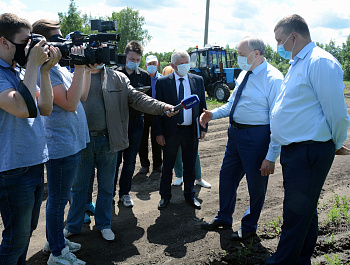В начале недели руководитель региона В. В. Радаев посетил наш край. 