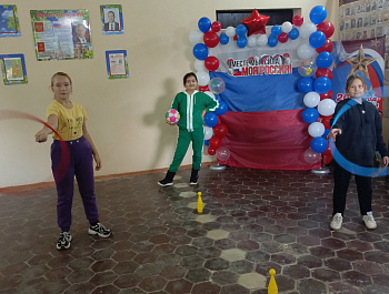 1 ноября  в СДК с. Тепляковка прошла спортивно - игровая программа "Золотая осень"