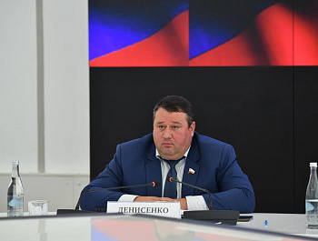 Губернатор Роман Бусаргин в рамках цикла встреч с представителями фракций Саратовской областной думы встретился с депутатами от партии ЛДПР