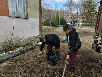 Субботник - это прекрасный способ проявить наше желание жить в красивом мире, всем вместе пообщаться в неофициальной обстановке на открытом воздухе в весенний погожий денёк, ведь порядок должен быть как в человеке, так и вокруг него