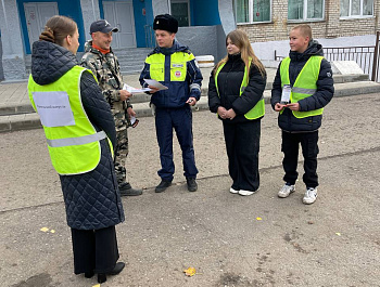 Сотрудники Госавтоинспекции МО МВД России «Базарно -Карабулакский» Саратовской области провели профилактическую акцию «Будь заметным!»
