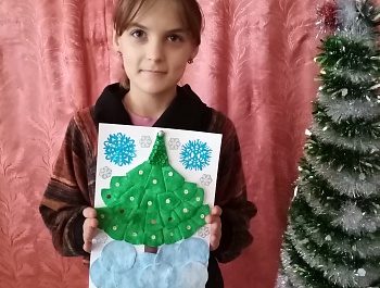 20.12.2020г. в 11.00ч. Стригайский СДК принял участие в районном онлайн конкурсе «Новогодняя открытка». На кружке «Умелые ручки» аккомпаниатор Лобжанидзе Ирина Гочаевна вместе с учащимися сделали открытки.