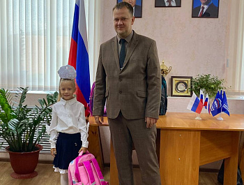 Глава района А. Д. Курочкин принял участие в акции «Собери ребенка в школу»