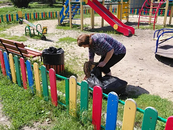 Глава администрации Максимовского муниципального образования Татьяна Брагина организовала очередное мероприятие акции «Чистый четверг»