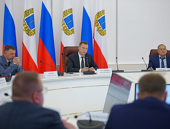 Губернатор Роман Бусаргин провел постоянно действующее совещание с участием зампредов и министров Правительства области, а также глав районов