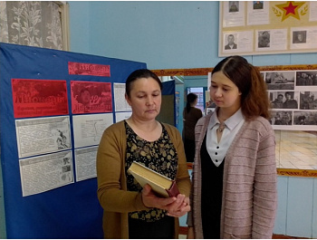 «Пионер – значит первый»                                                                                Познавательный час