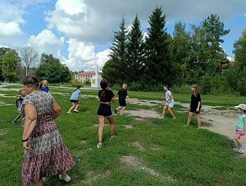 На базе Ключевского СДК провели спортивное мероприятие " Футбол - чудесная игра", посвящённое Всемирному дню детского футбола, который отмечается 19 июня