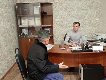 Сегодня на территории Яковлевского МО в селе Яковлевка состоялся приём граждан главой администрации Тугушевым Р.Г. и главой МО Серебряковым Р. Р. 
