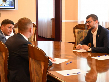 Сегодня губернатор Роман Бусаргин работает в Москве, где проводит ряд встреч с инвесторами