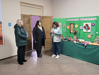 Первый заместитель главы администрации района Ю.В. Евдокимова, совместно с начальником управления культуры Е.В. Карандиной проверили качество и организацию работы сельских домов культуры в с. Алексеевка и с. Ивановка