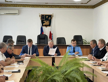 Глава района Андрей Кушнарёв принял участие в заседании Собрания района