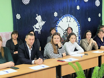 Сегодня глава района Наталья Трошина встретилась с молодыми педагогами образовательных учреждений