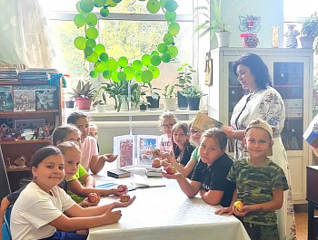 «Яблочный Спас встречаем – лето провожаем» Познавательно-игровая программа