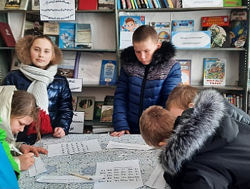 "Нашей армии  славный солдат"                                                                    Конкурсно – игровая программа