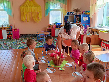                                       «Яблочный банкет»