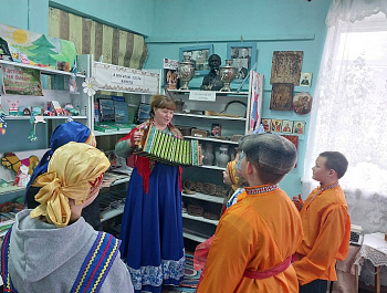 «Храня традиции предков»                                                                          Игровая программа