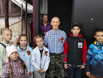 В преддверии празднования 80- летия Победы . Ребята из военно-патриотического клуба "зVеZда " поздравили детей войны Калашникову Валентину Константиновну и Федорина Николая Степановича
